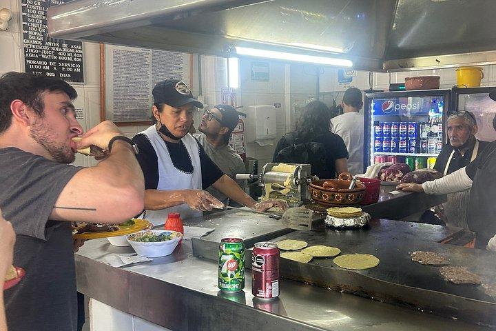 PRIVATE TOUR: Lucha Libre + Tacos Michelin + Transport