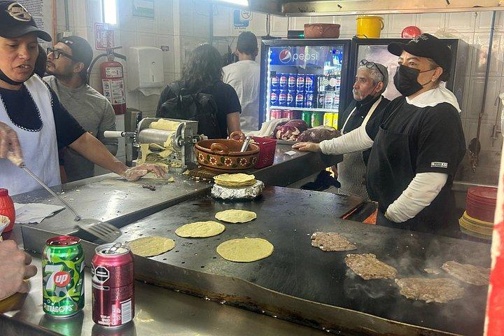 PRIVATE TOUR: Lucha Libre + Tacos Michelin + Transport