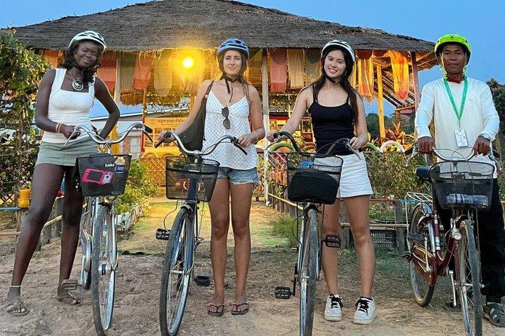 小グループカントリーサイド、サンセット、シェムリアップ、自転車ツアー＆ピクニック