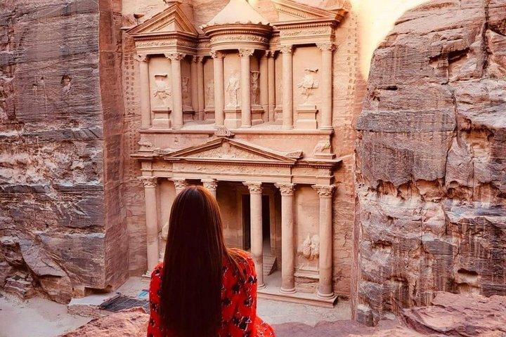 Private Multilingual Guided Tour in Petra