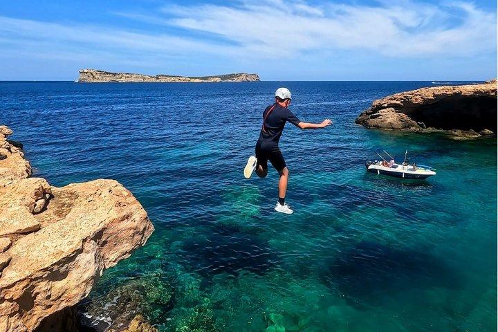 Aventura de Coasteering em Ibiza com um Guia