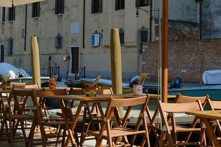 Luxus Naturweinprobe mit Cicchetti Tapas in Venedig