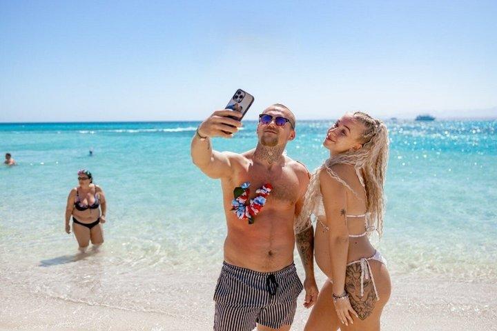 フルガダ : フラ・フラ島への海の旅＆ランチ