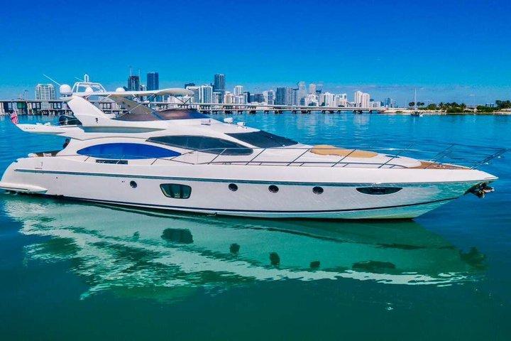 Private Luxus-Azimut mit 2 Jet-Ski inklusive