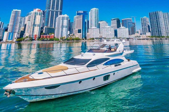 Private Luxus-Azimut mit 2 Jet-Ski inklusive