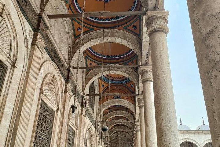 Excursão privada de um dia: jóias islâmicas, coptas e basares do Cairo