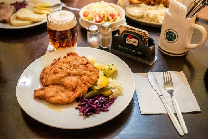 Prague Old Town And Beer Walking Tour Including Dinner