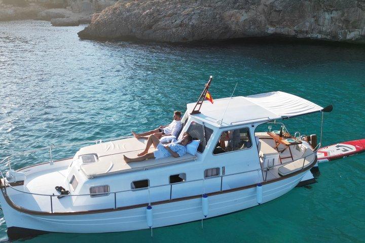 Visite privée par LLAÜT à Calo d'es Moro en 2 heures