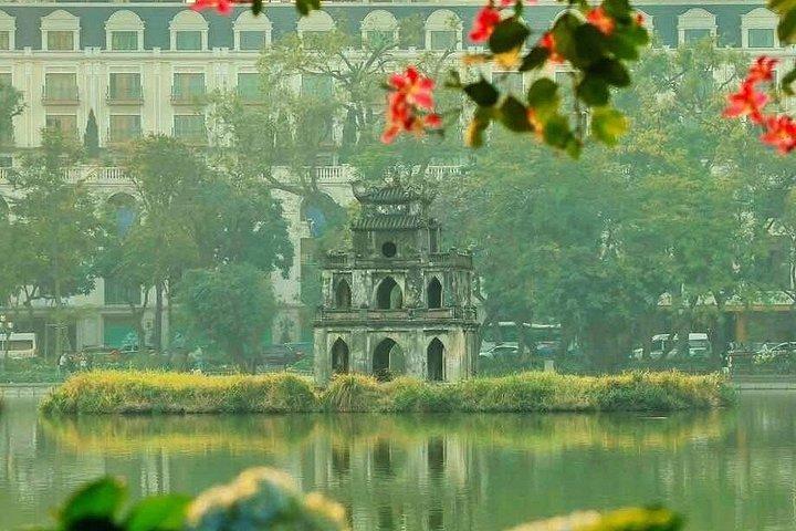ハノイ市内サイクリングツアー：西湖、旧市街＆文化観光