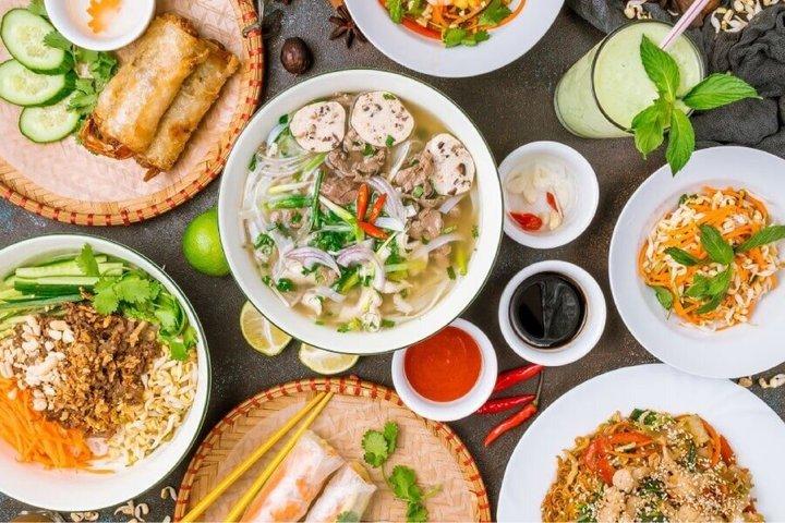 ハノイ市内サイクリングツアー：西湖、旧市街＆文化観光