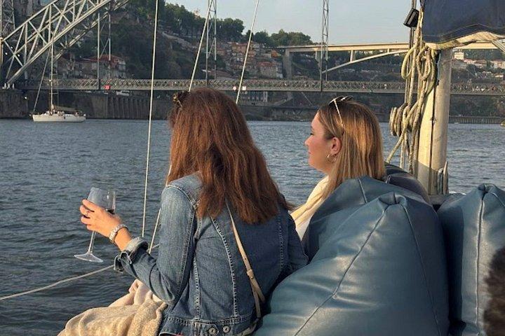 ポルト：ポルト・ドウロ・クルーズ（ポートワイン付）、昼間または日没、
