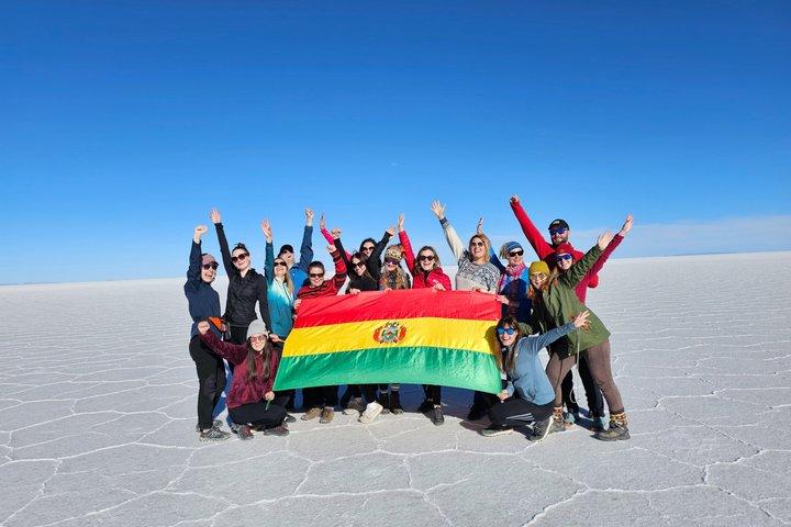 Uyuni Salt Flats 3 Tagestour nach San Pedro Atacama Bus von La Paz