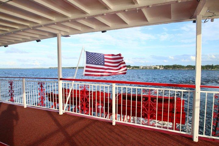 Cruzeiro de jantar buffet no St Johns River