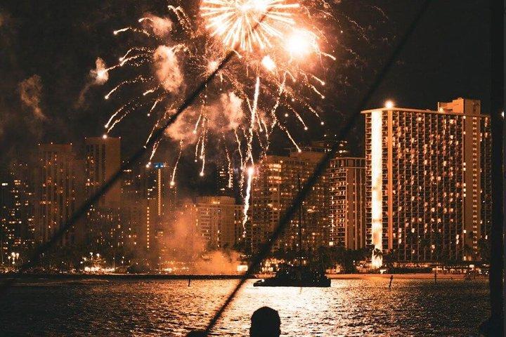 1 uur vrijdagavond vuurwerkcruise met gratis drankjes