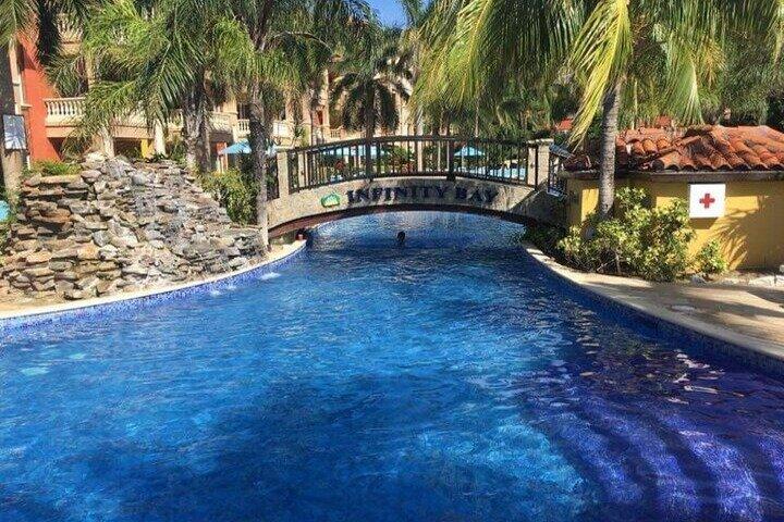 Roatán Infinity Bay Resort All Inclusive, Chocolade & Rum proeven