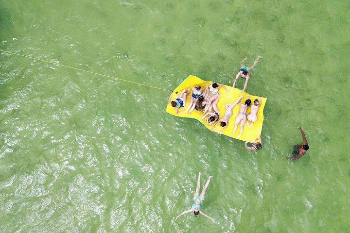 オープンバークリスタルターコイズの海とプンタカナシュノーケルパーティーボート