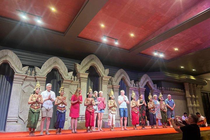 Apsara Theatre Performance include cena a buffet a Siem Reap