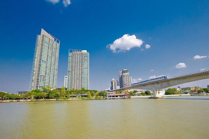バンコクへのリバークルーズ付きアユタヤ市内観光とランチ