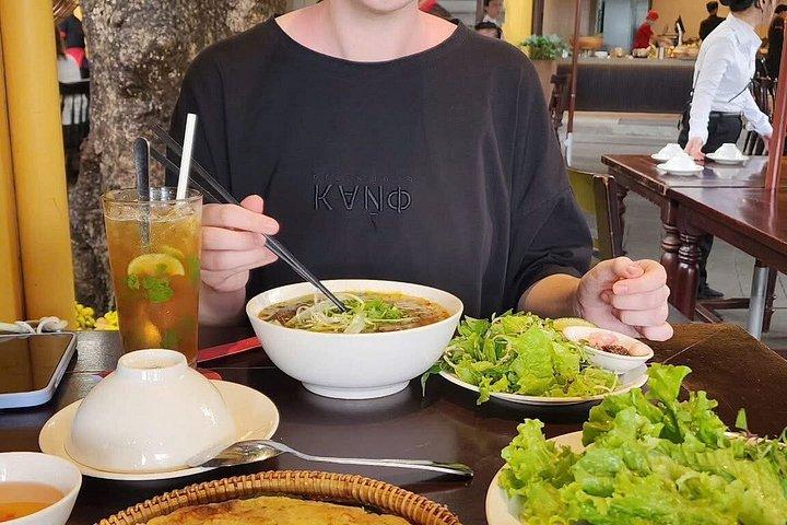 ダナン市試食ローカルストリートフードプライベートツアー学生付き