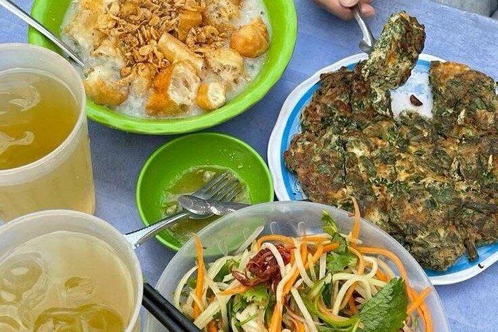 ダナン市試食ローカルストリートフードプライベートツアー学生付き