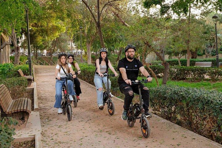 イラクリオンのクレタン料理Eバイクアドベンチャー