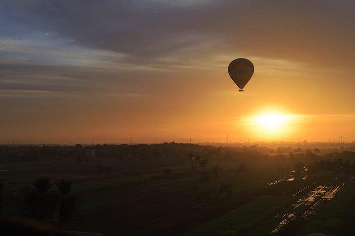 マルサ・アラムのラグジュアリー・オーバーナイト・ルクソール（熱気球付き）
