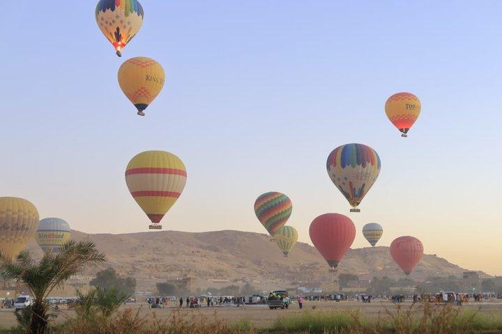 フルガダからの日の出熱気球と乗り合いルクソール日帰り旅行
