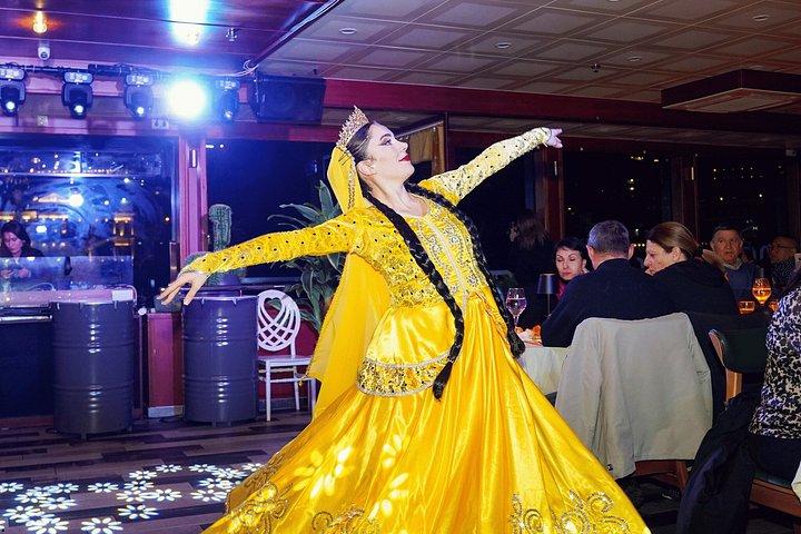 Bosphorus middagskryssning och turkisk nattshow (all inclusive)