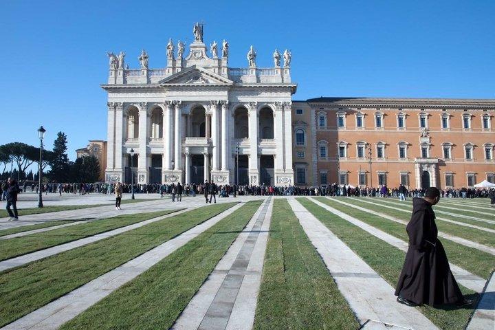 ローマの教会を巡るツアー