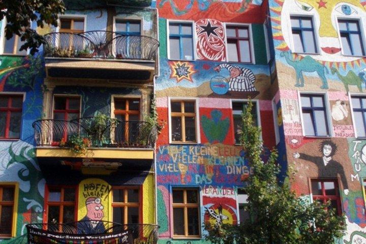 Berlin’s Wall, Street Art & Local Hoods