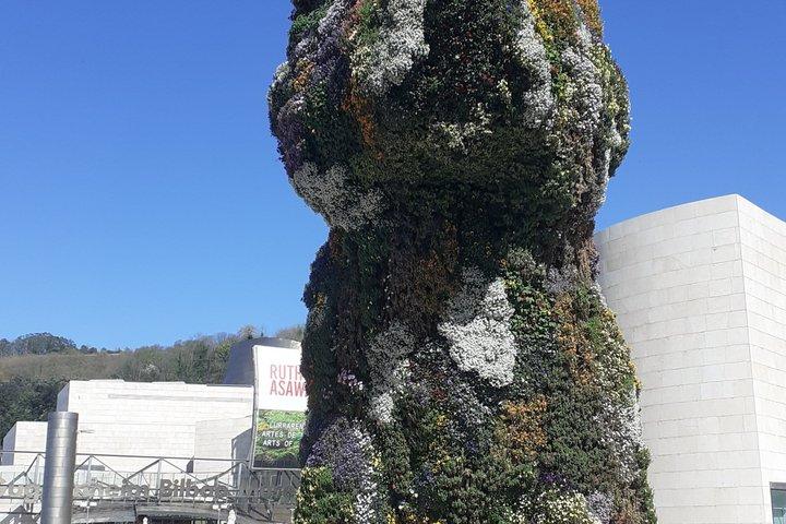 Historias de mujeres de Bilbao y el tour nocturno Guggenheim