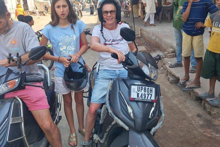 Freedom Ride Agra : tour turistico in scooter autonomo”