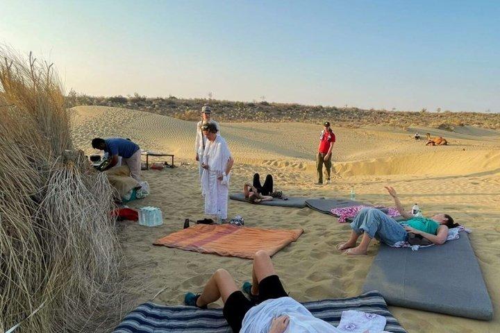 Nomadische, nicht-touristische Übernachtungstour und Kamelsafari