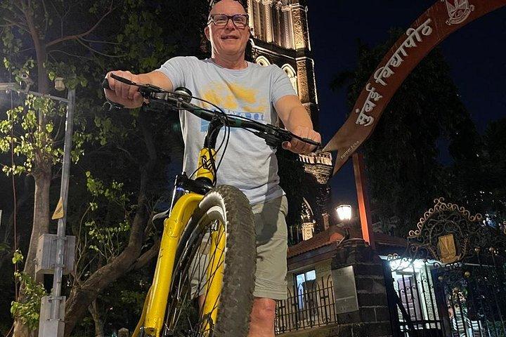ムンバイの10+ハイライトを巡るガイド付き自転車ツアー