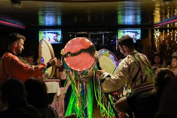 イスタンブールボスポラスディナークルーズトルコショーとプライベートテーブル