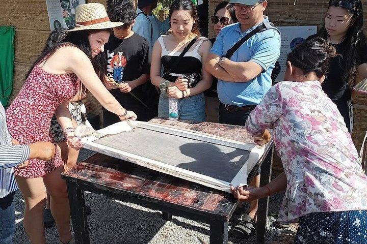 シェムリアップ蓮養蚕場-職人の浸漬