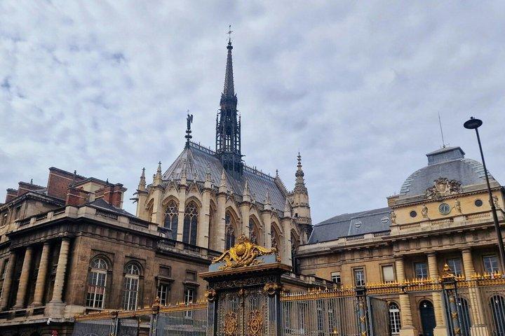 Paris Sainte Chapelle Guided Tour with Reserved Entry