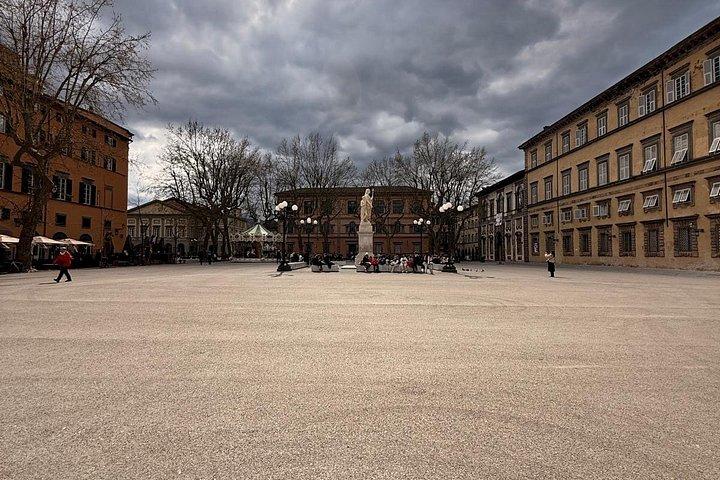 Private Lucca-Pisa Day Trip from Florence with Cathedral Complex