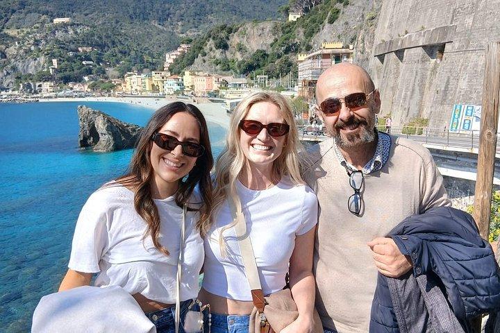 プライベートチンクエ・テッレ日帰り旅行と2つの町を結ぶフェリー