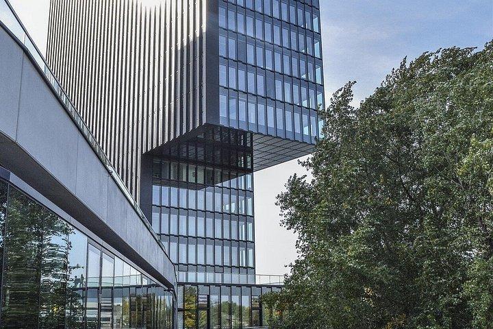 モダンなデュッセルドルフ-アイコニックな建築と風光明媚なウォーターフロントを探索