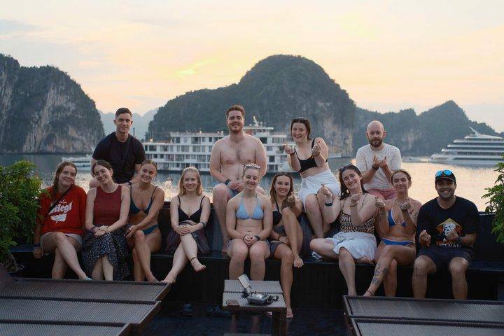 Crucero de 3 días por la bahía de Oasis con cena en cueva privada