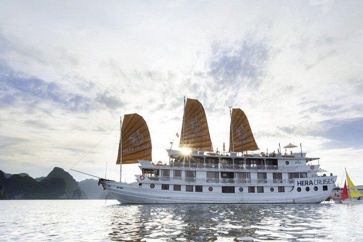 Hera Grand Luxury 2D1N Halong Bay Kreuzfahrt von Hanoi