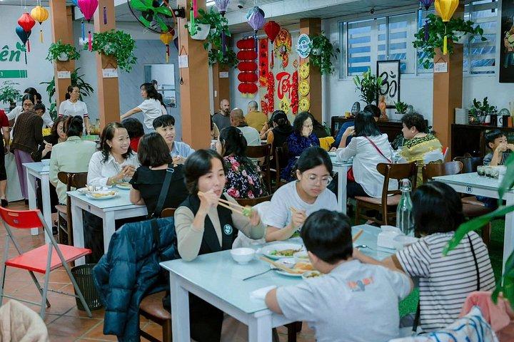 ホイアンヴィーガン料理教室＆ご当地グルメ試食体験