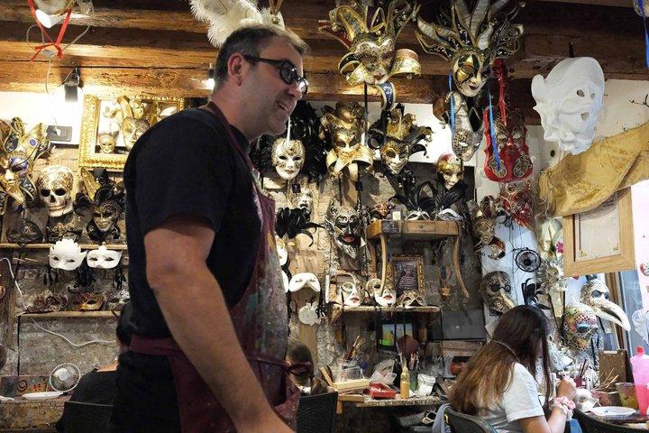 イタリア・ベネチアで「ベネチアンカーニバル」マスク作り教室