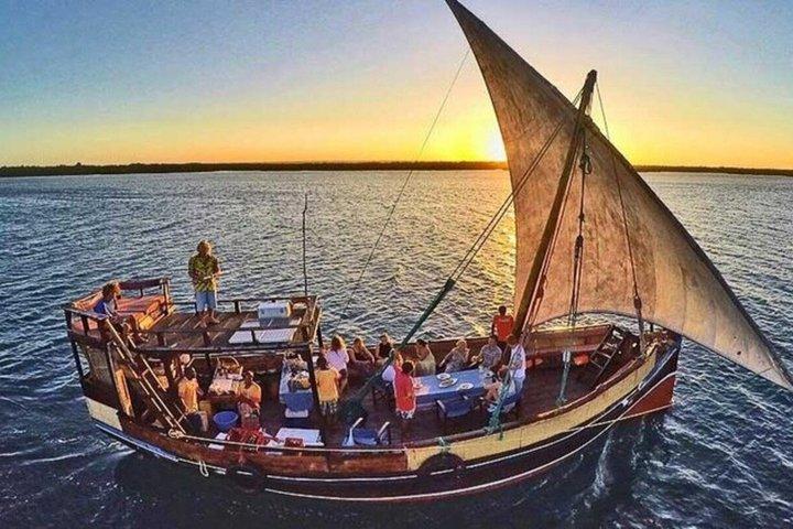 Mombasa : Tamarind Dhow Diner Cruise & Nachtleven
