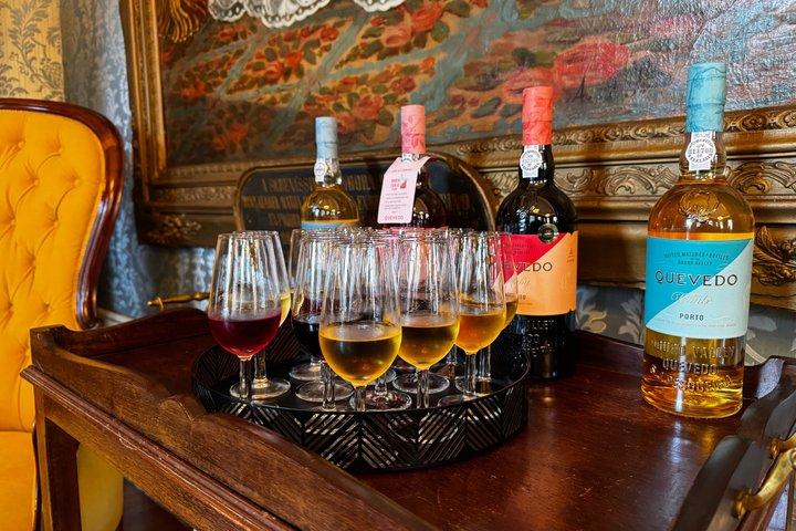 Porto : Fado and Porto Wine Show at the Trinity Noble Hall