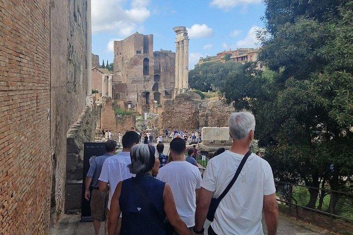 Ancient Rome Tour and Colosseum with Gladiator’s Gate (SHARED)
