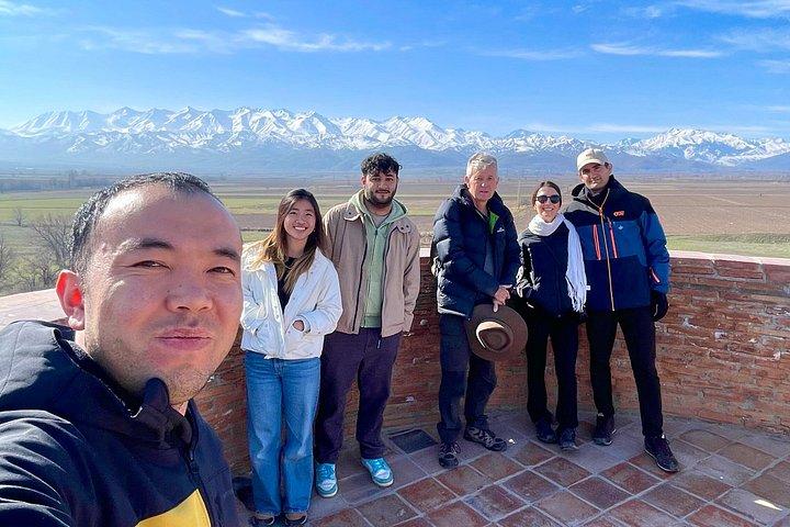 オールインクルーシブ日帰り旅行：ブラーナ、キャニオンズ＆イシククル（ピックアップ付き）