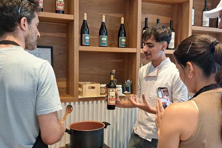 BA: Clase de cocina de empanadas y cata de vinos en Palermo