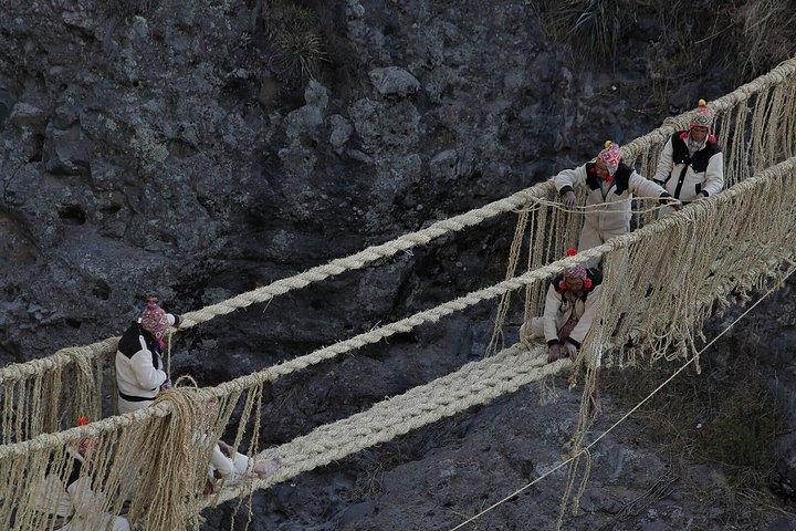 ケスワチャカのインカ橋へのプライベートツアー（食事付き）